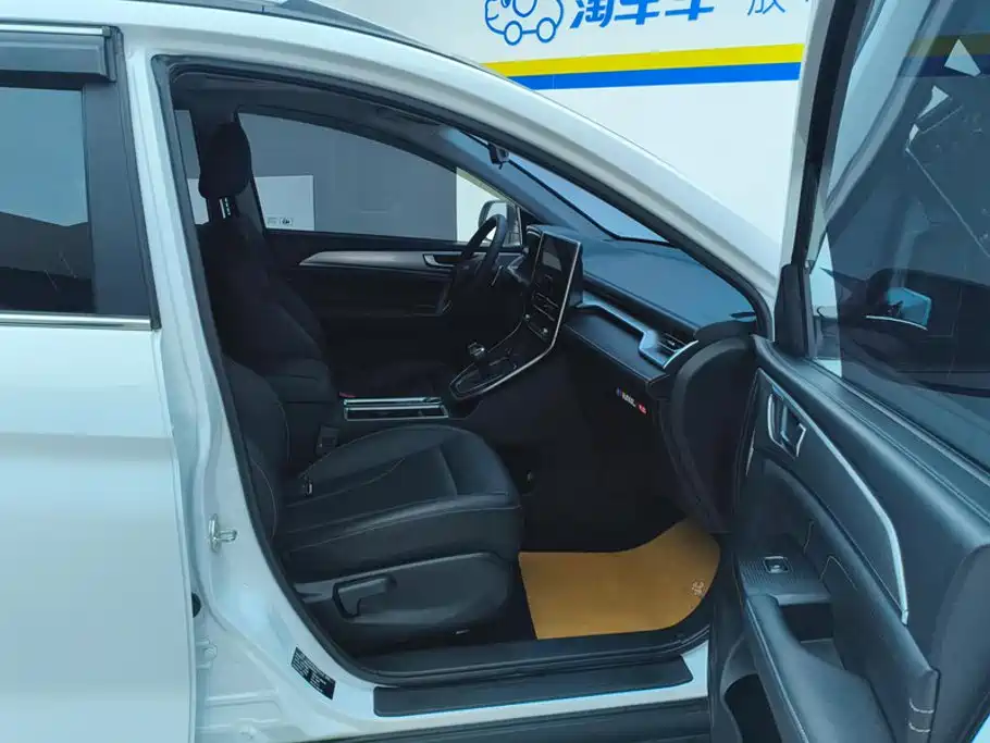 Haval M6 2023 2023 PLUS 1.5T DCT Luxury Smart Connect