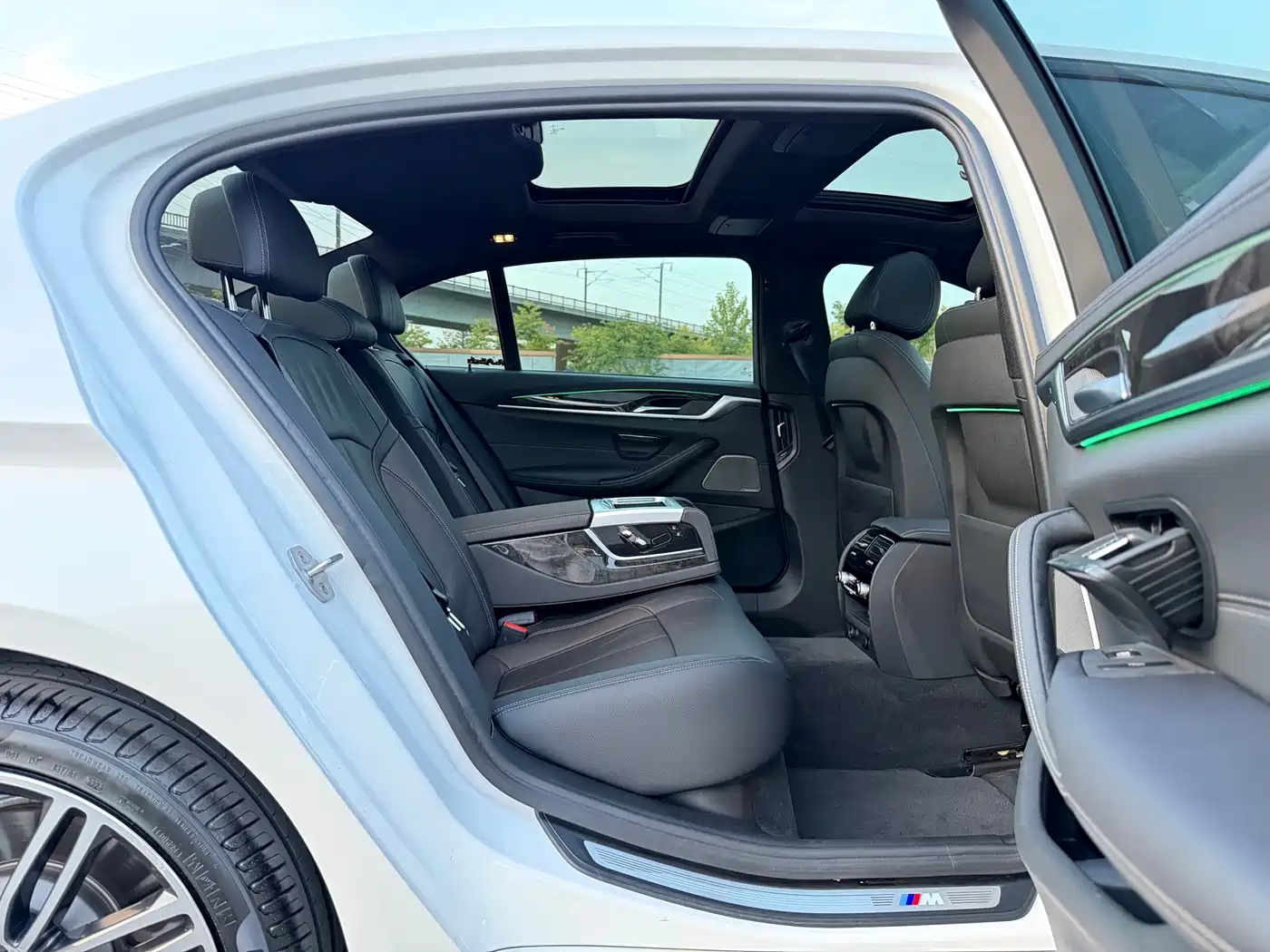 BMW 5 Series 2018 530Li Premium M Sport Package фото 20