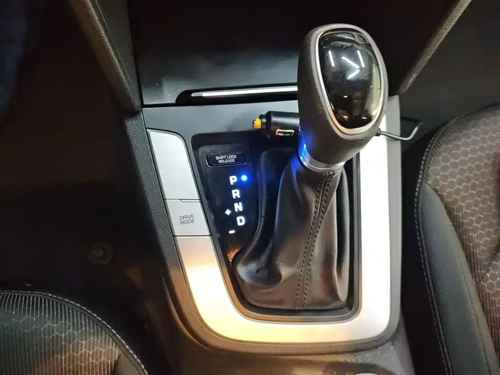 Hyundai Elantra 2016 Model 1.6L Automatic Smart Elite фото 14