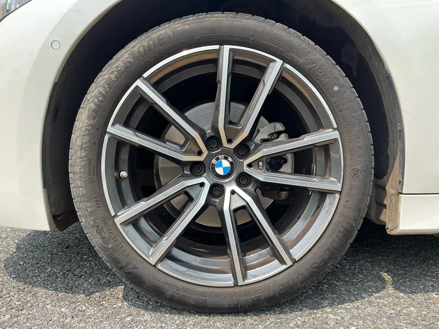 BMW 3 Series 2023 325Li M Sport Package фото 9