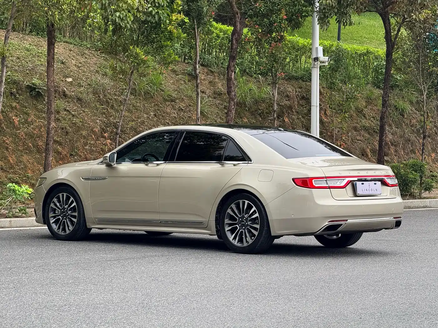 Lincoln Continental 2017 3.0T AWD Prestige Edition фото 7