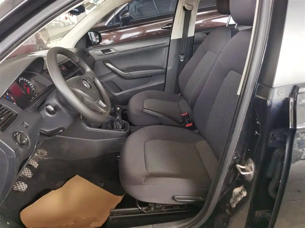 Volkswagen Santana 2016 1.6L Manual Trend Edition фото 11