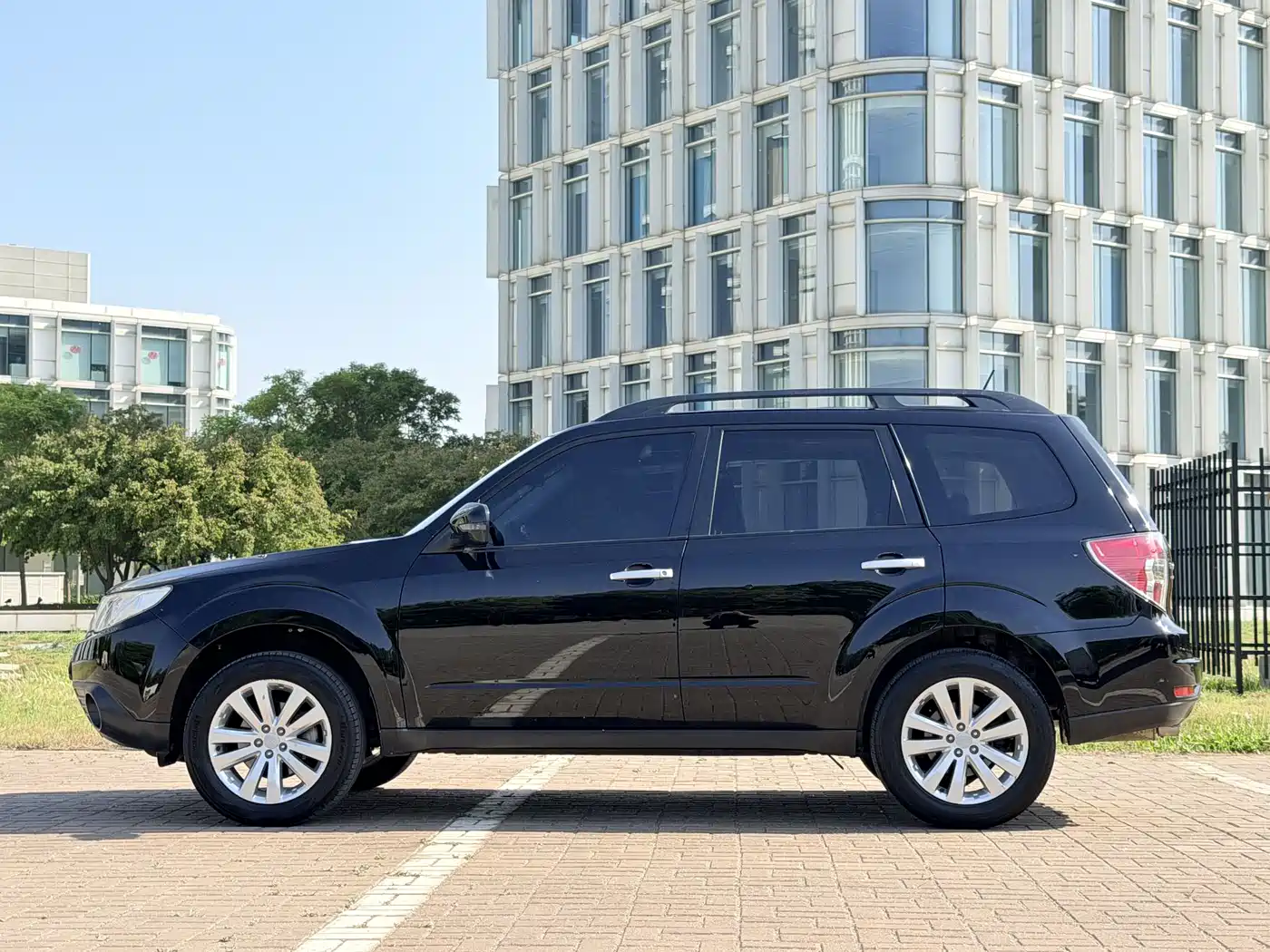 Subaru Forester 2012 Classic 2.5XS Auto Sport Navigation Edition фото 4