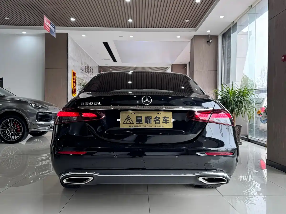 MERCEDES-BENZ E CLASS