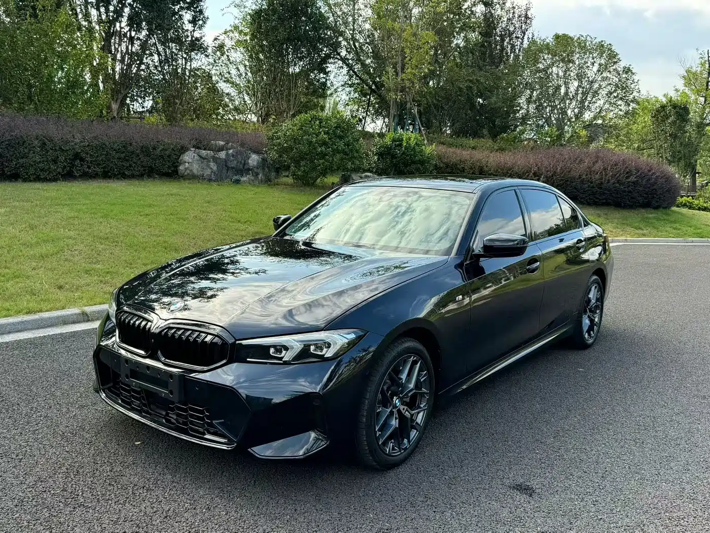 BMW 3 Series 2026 2025 330Li M Sport Night Edition