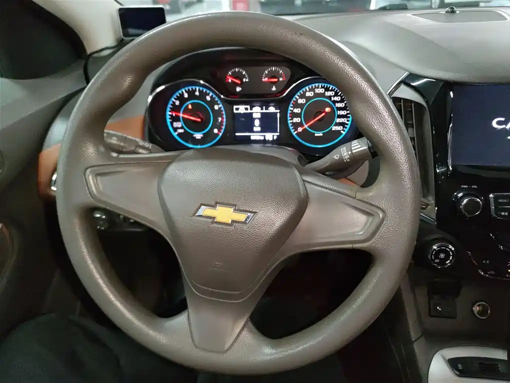 Chevrolet Cruze 2016 1.5L Automatic Fashion Sunroof Edition фото 11