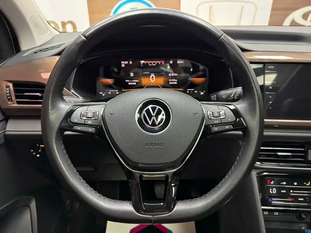 Volkswagen Tharu, миниатюра 11