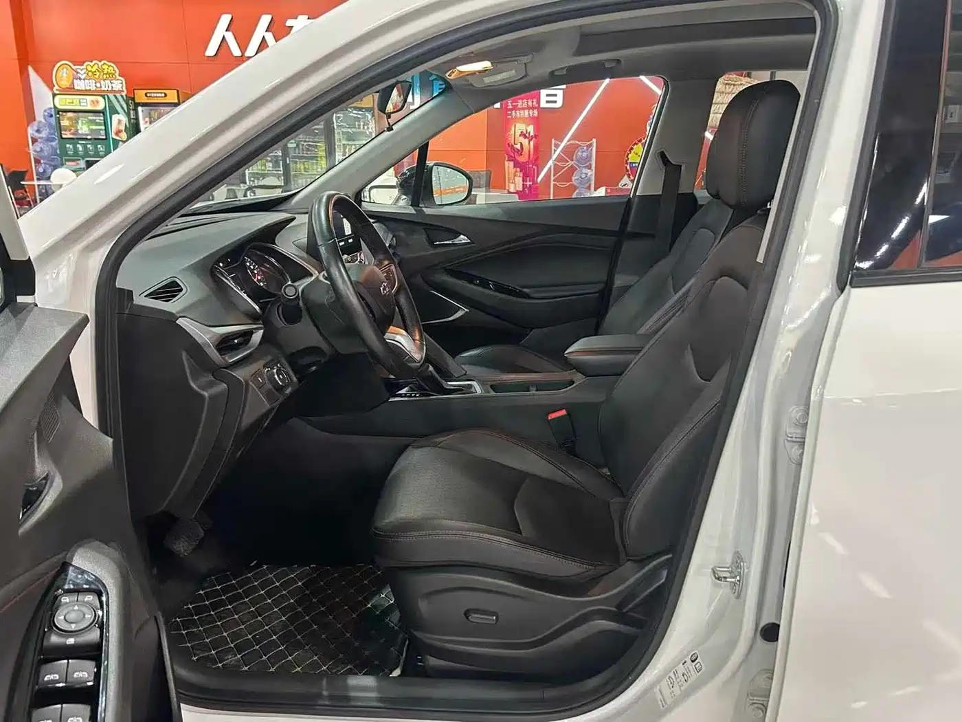 Chevrolet Volando 2020 Mild Hybrid Redline 530T Automatic Prestige Edition (5+2 seater) фото 15