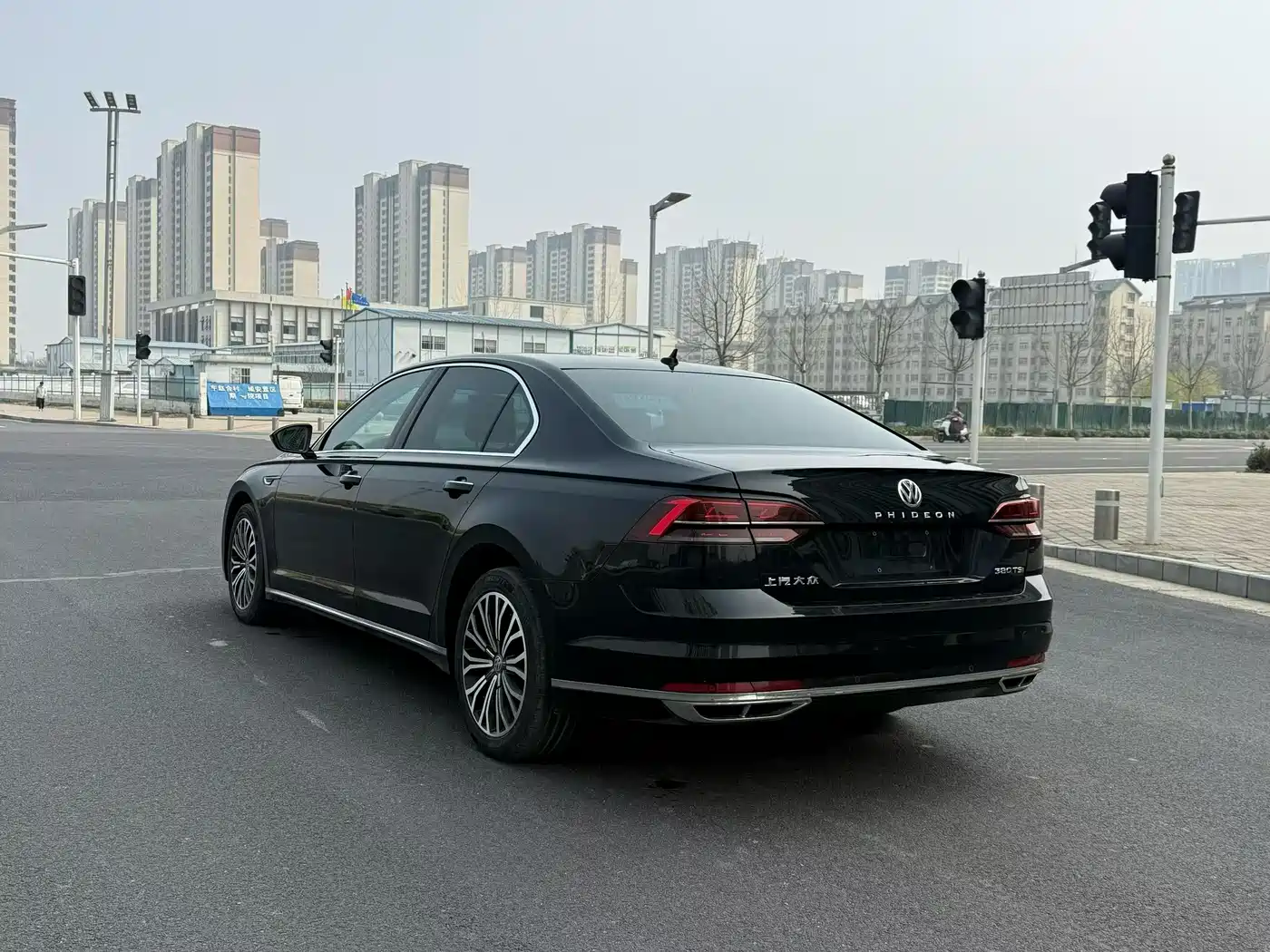 Volkswagen Phideon 2018 Facelift 380TSI FWD Business фото 7