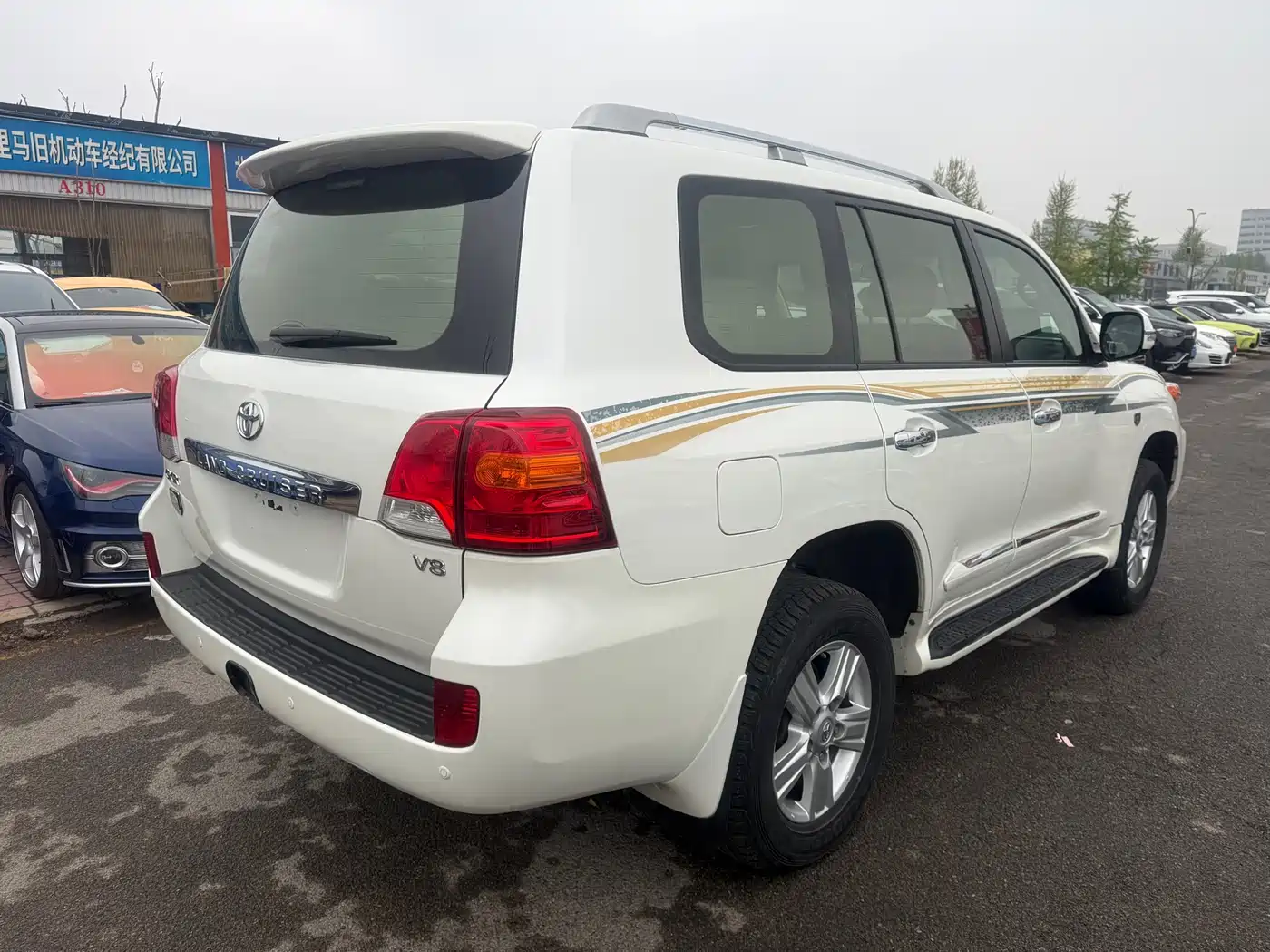 Toyota Land Cruiser (Import) 2015 4.6L V8 Middle East Limited Edition фото 14