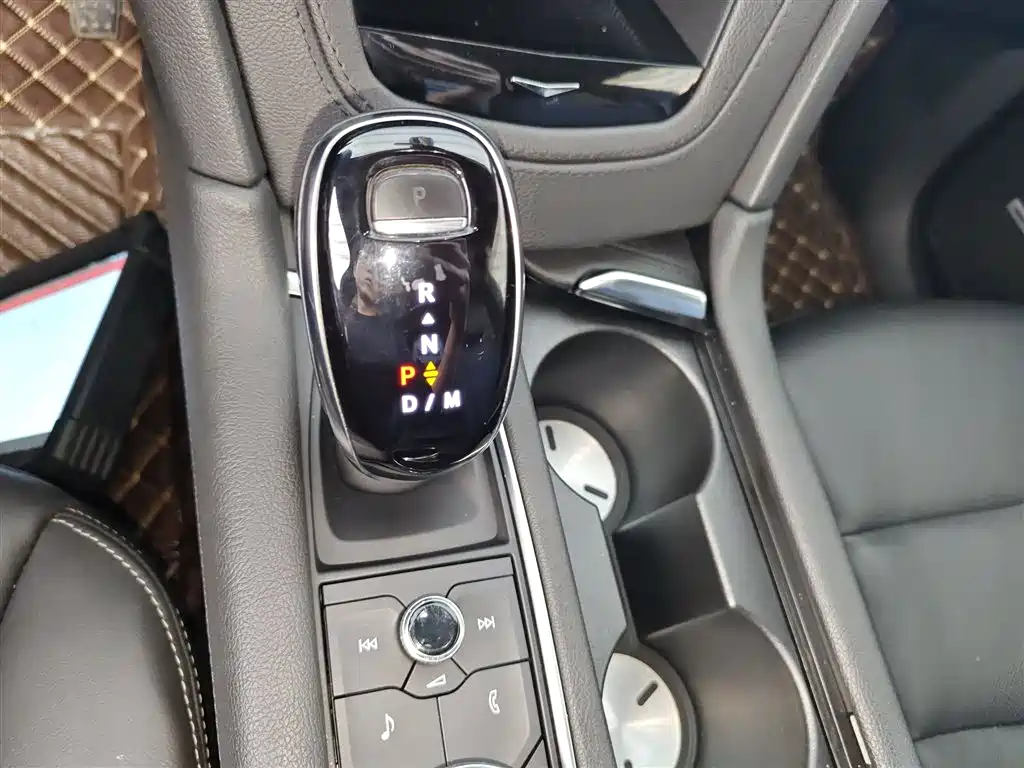 Cadillac XT6 2021 2.0T 7-seater 4WD Luxury фото 14