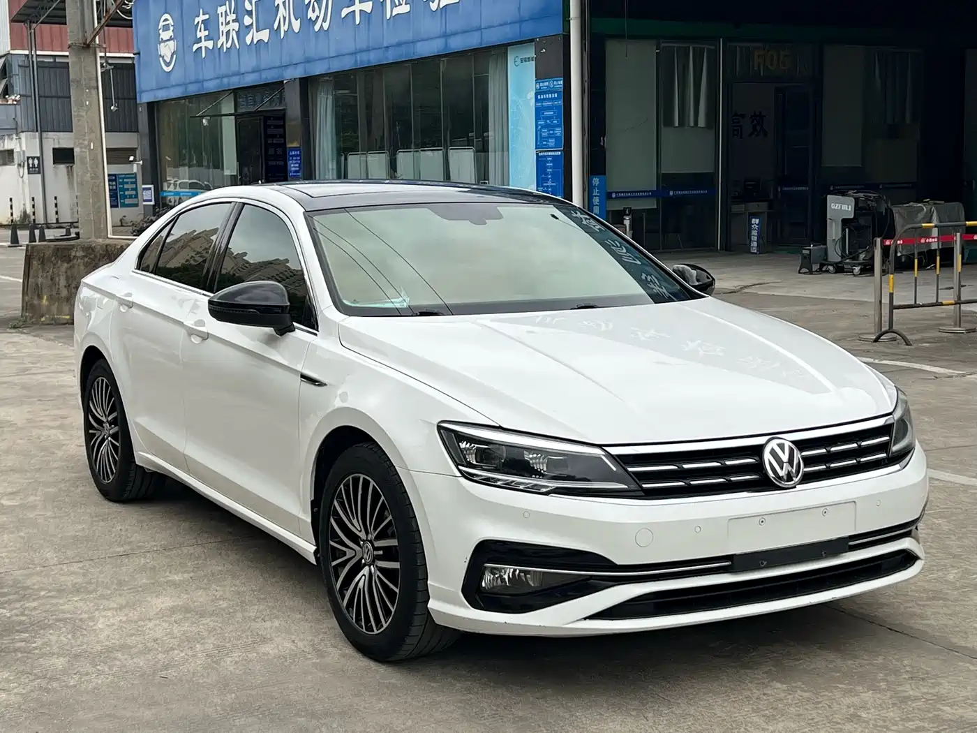 Volkswagen Lamando 2019 280TSI DSG Luxury Edition China V фото 3