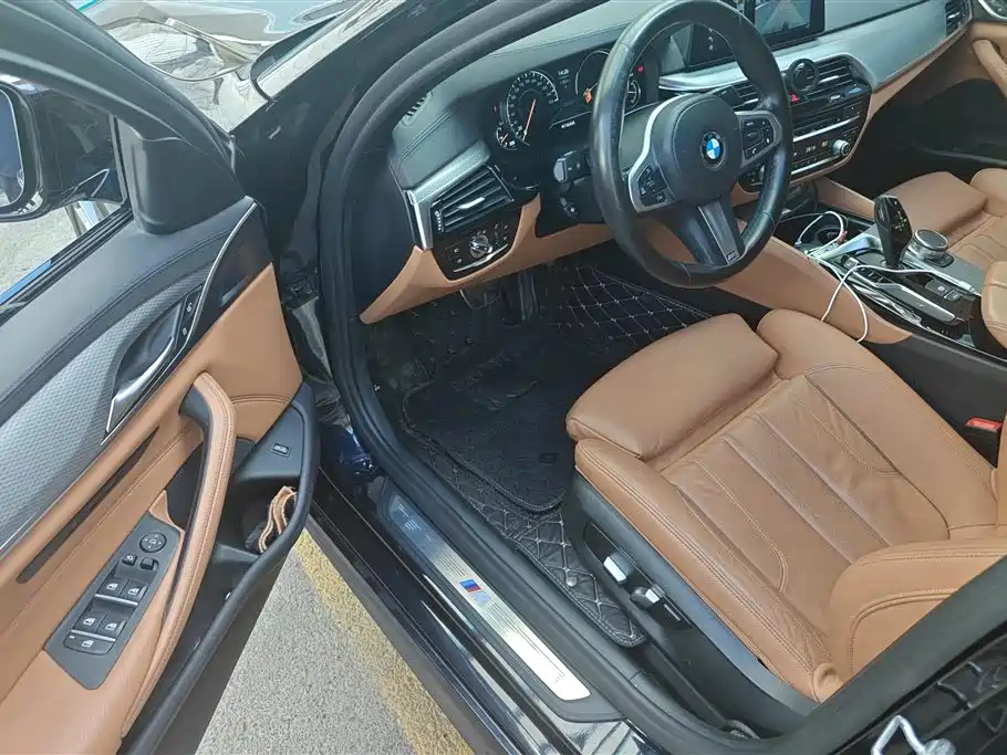 BMW 5 Series (Import) 2018 525i M Sport Package фото 9