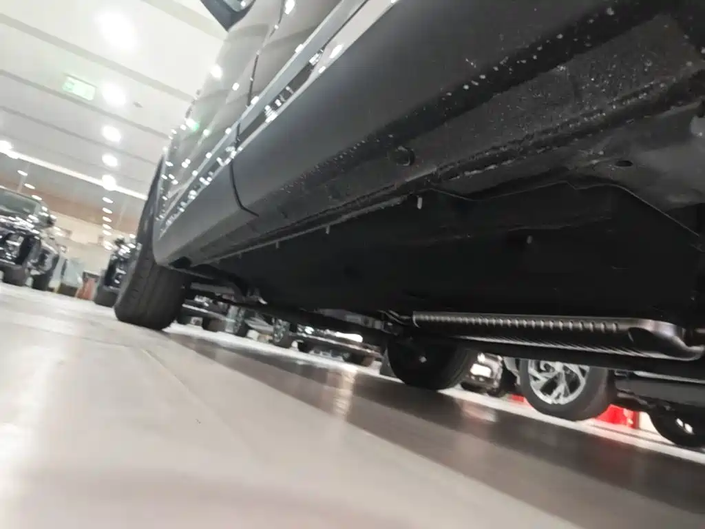 Фото 22 - Hongqi HS5