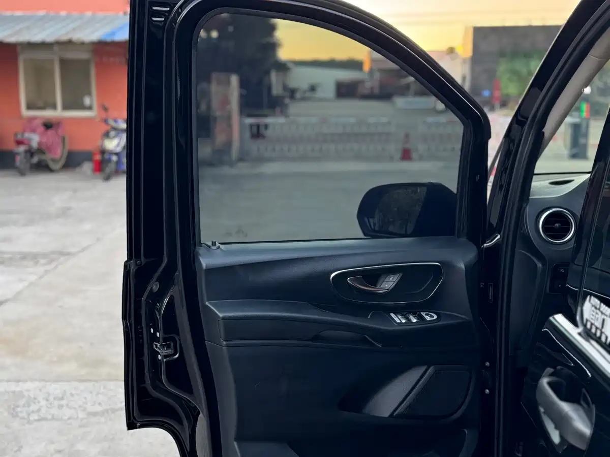 Mercedes-Benz Vito 2018 2.0T Business China V фото 26