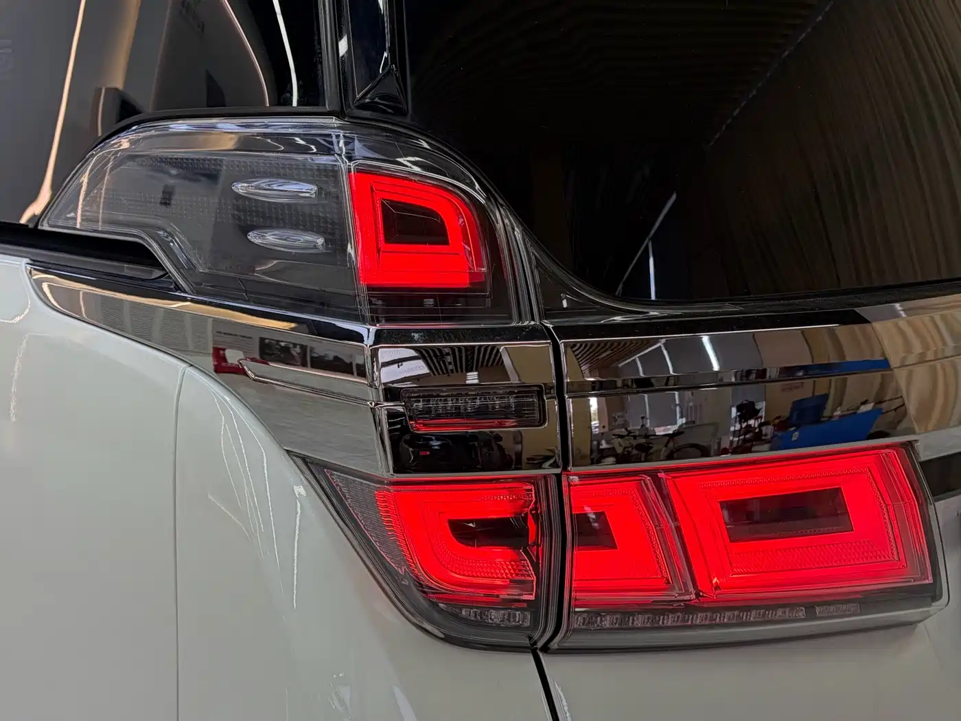 Toyota Vellfire 2020 2019 Hybrid 2.5L HV Premium Edition