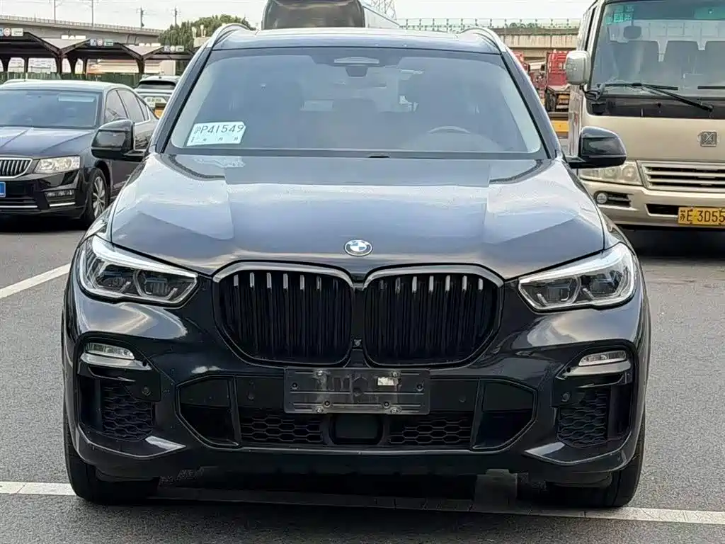 BMW X5 (Import) 2019 xDrive40i M Sport Package фото 2