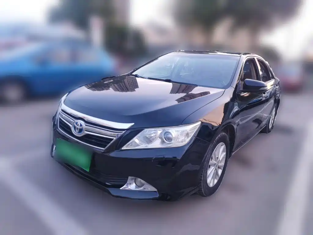 Фото 1 - Toyota Camry