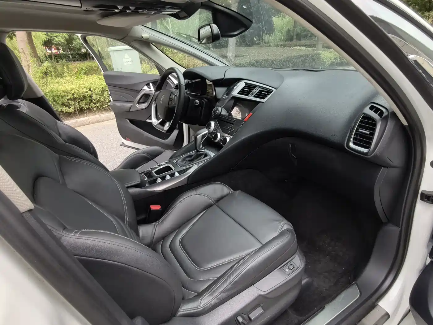 DS 5 2014 2013 1.6T Luxury THP200