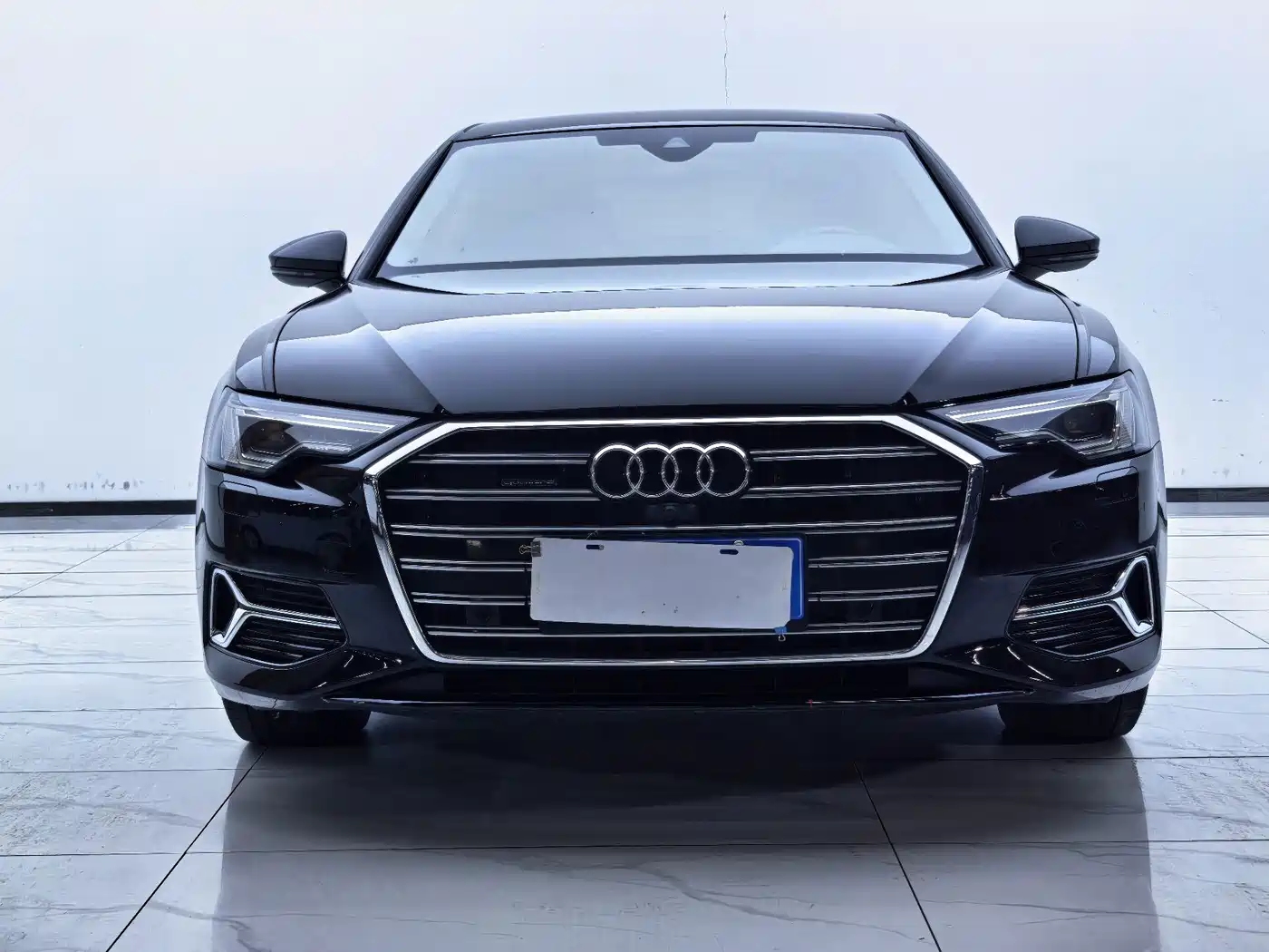 Фото 2 - Audi A6L
