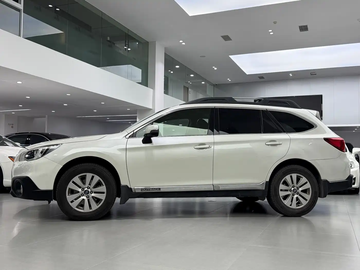 Subaru Outback 2015 2.5i Luxury Navigation Edition фото 3
