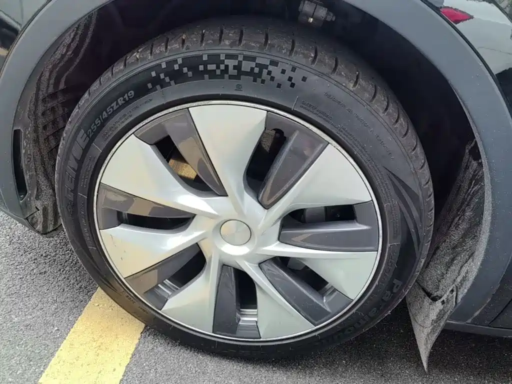 Фото 23 - Tesla Model Y