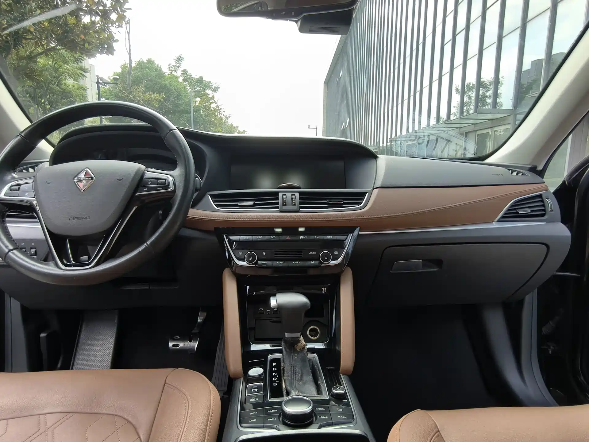 Фото 8 - Borgward BX7