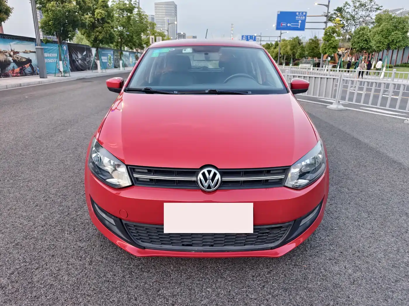 Volkswagen Polo 2013 1.6L Automatic Comfort Edition фото 2