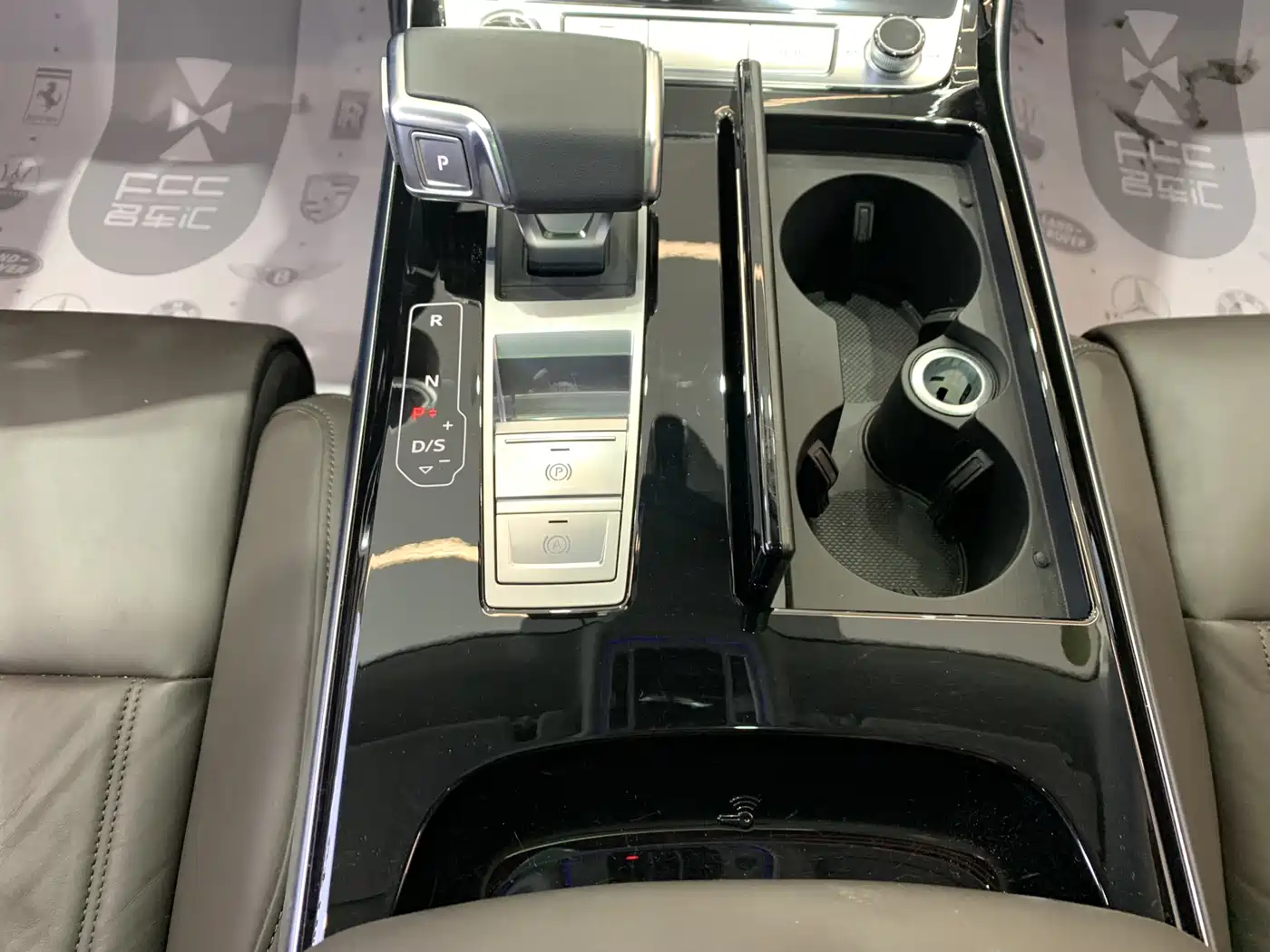 Audi A8 2023 A8L 45 TFSI quattro Luxury фото 14