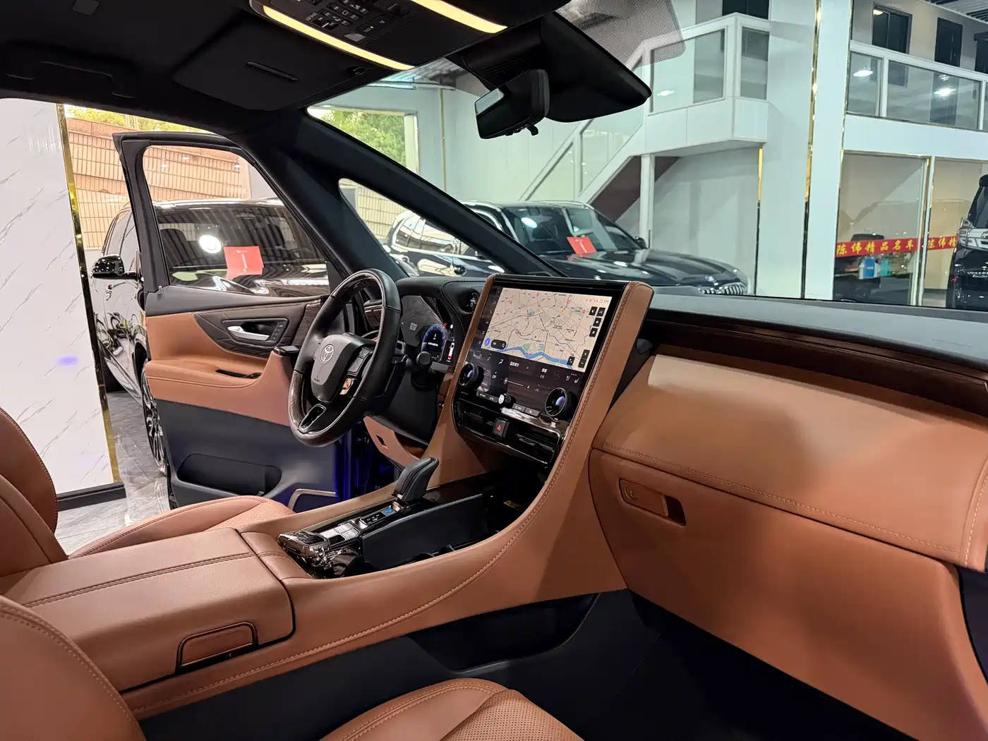 Toyota Alphard 2024 Hybrid 2.5L Ultimate Enjoyment Edition фото 13