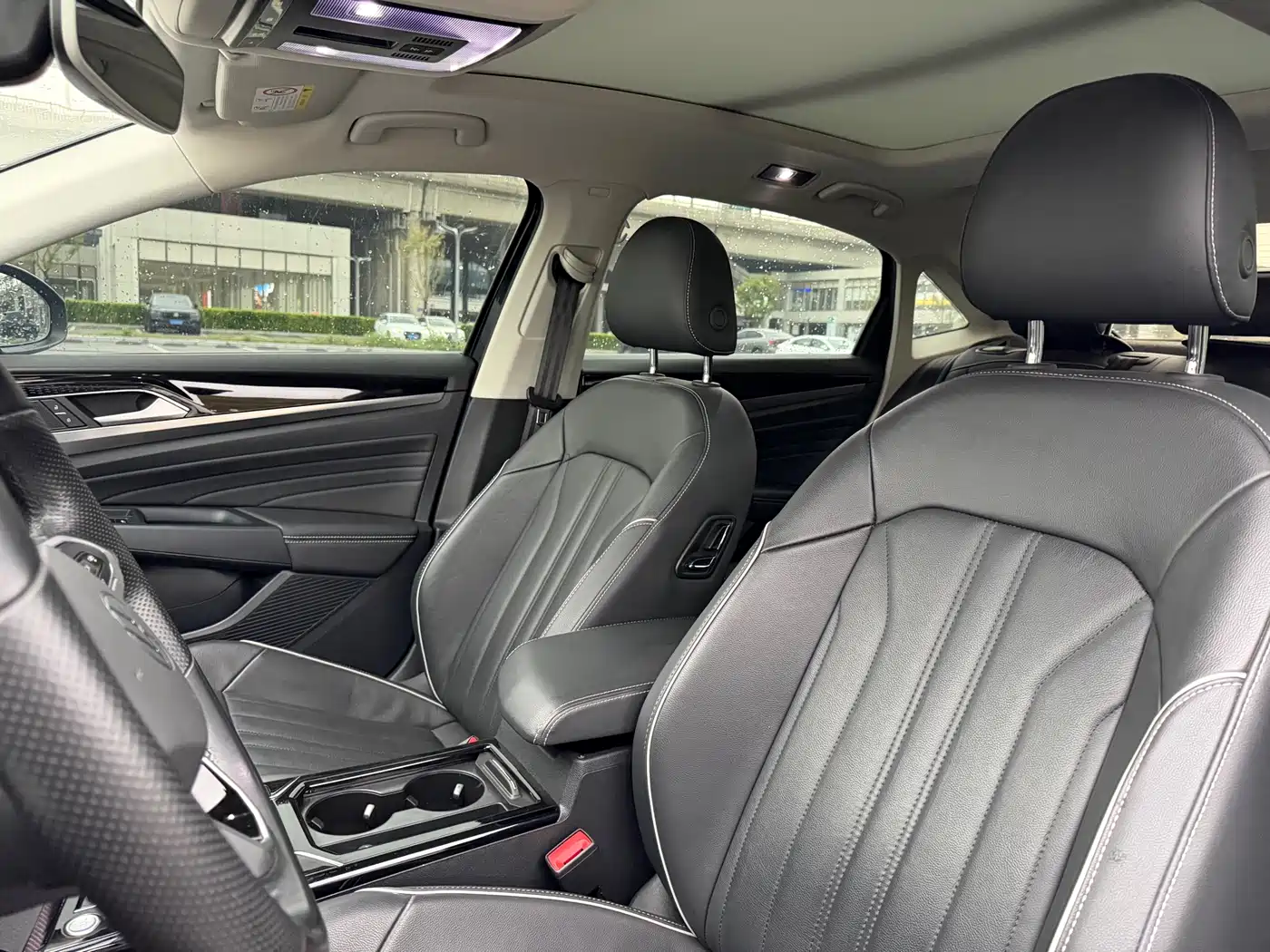 Volkswagen Passat 2022 330TSI Elite Edition фото 7