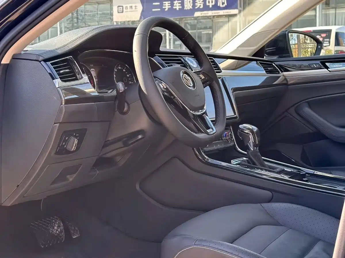 Volkswagen Phideon 2019 380TSI 2WD Business Edition China VI фото 4