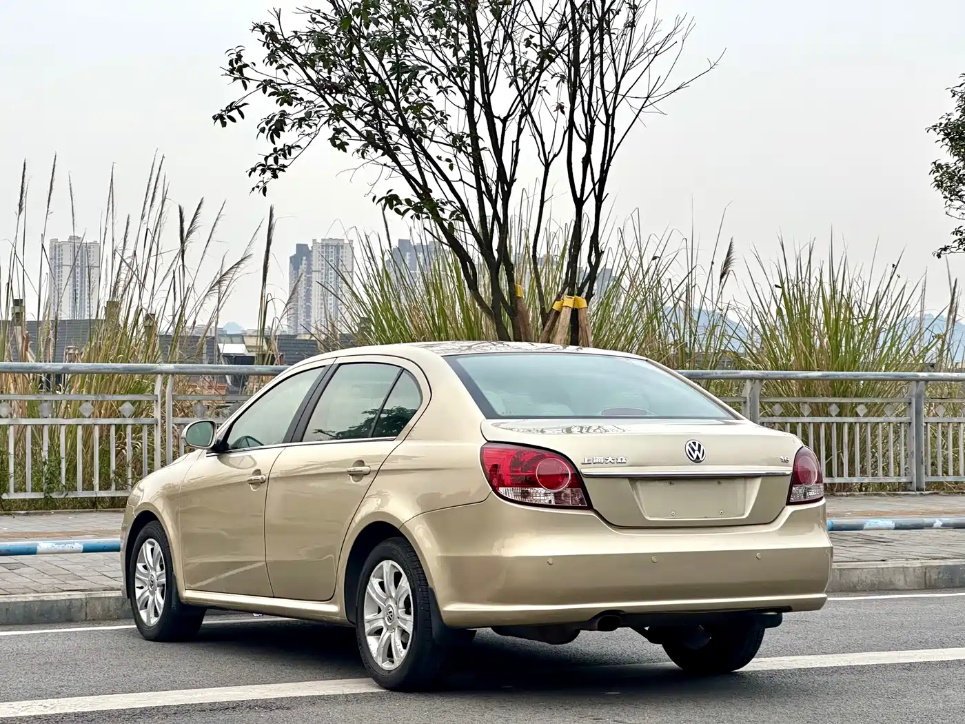Volkswagen Lavida 2011 1.6L Automatic Pinxuan Edition фото 4