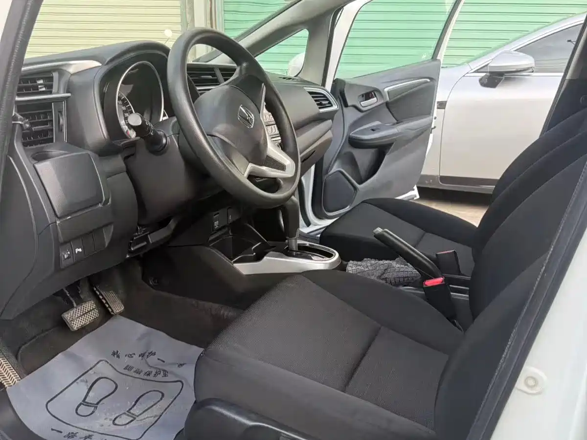 Photo 4 - Honda Fit