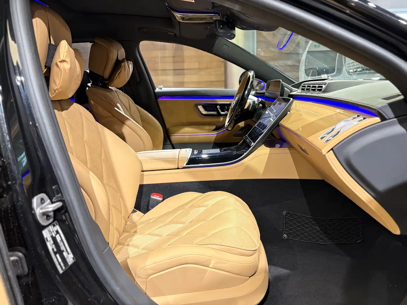 Mercedes-Benz Maybach S-Class 2022 S 680 4MATIC Virgil Abloh Limited Edition фото 28