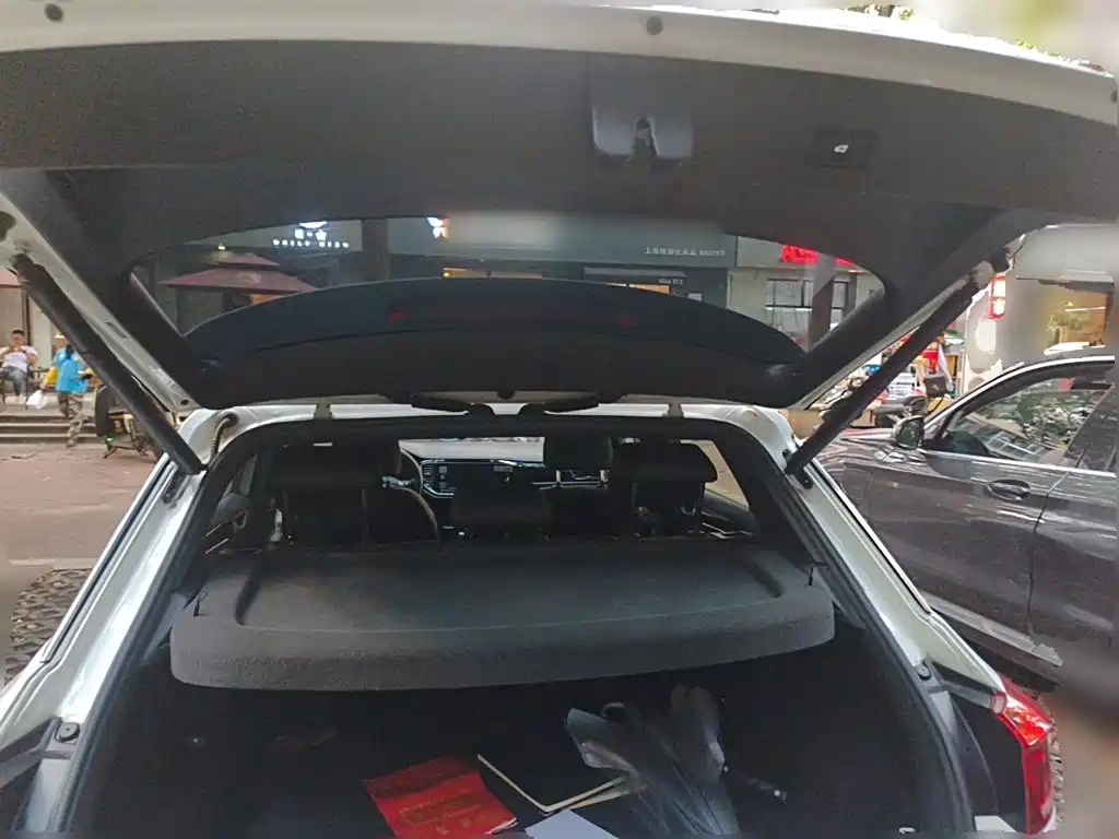 Photo 10 - Volkswagen T-ROC