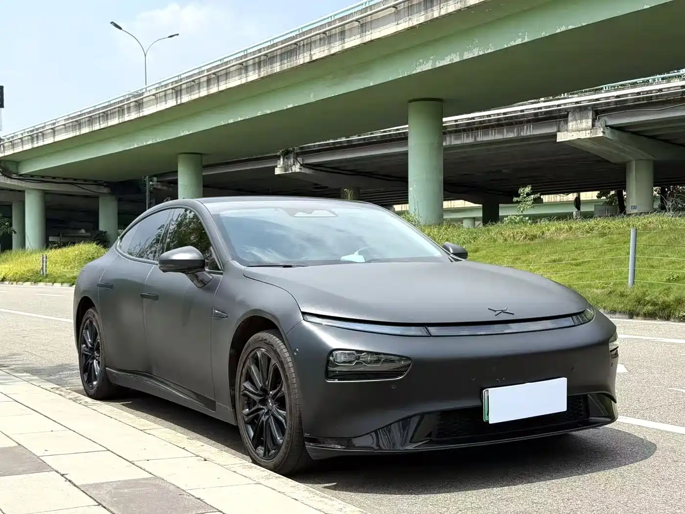 Фото 3 - XPeng P7