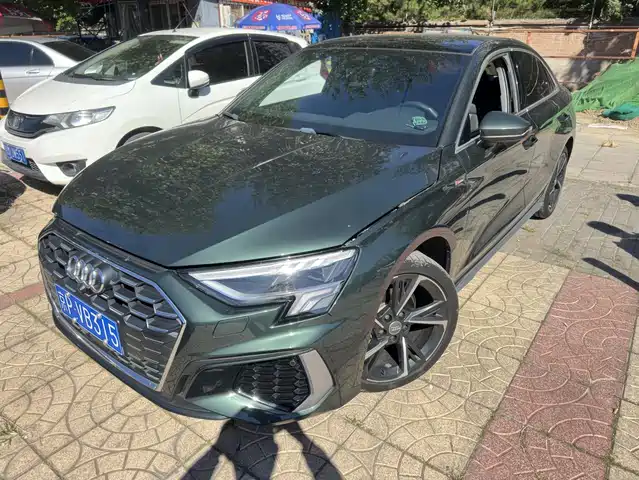 Audi A3 A3L Limousine 35 TFSI, Стиль Спорт