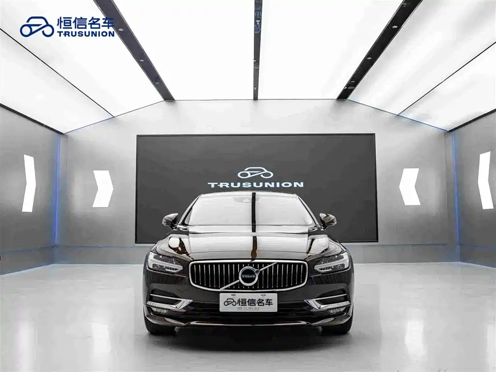 Фото 2 - Volvo S90