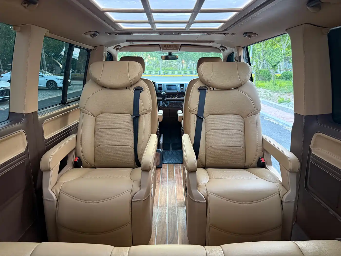 Volkswagen Caravelle 2017 2.0TSI 4WD Luxury 7-Seater фото 18
