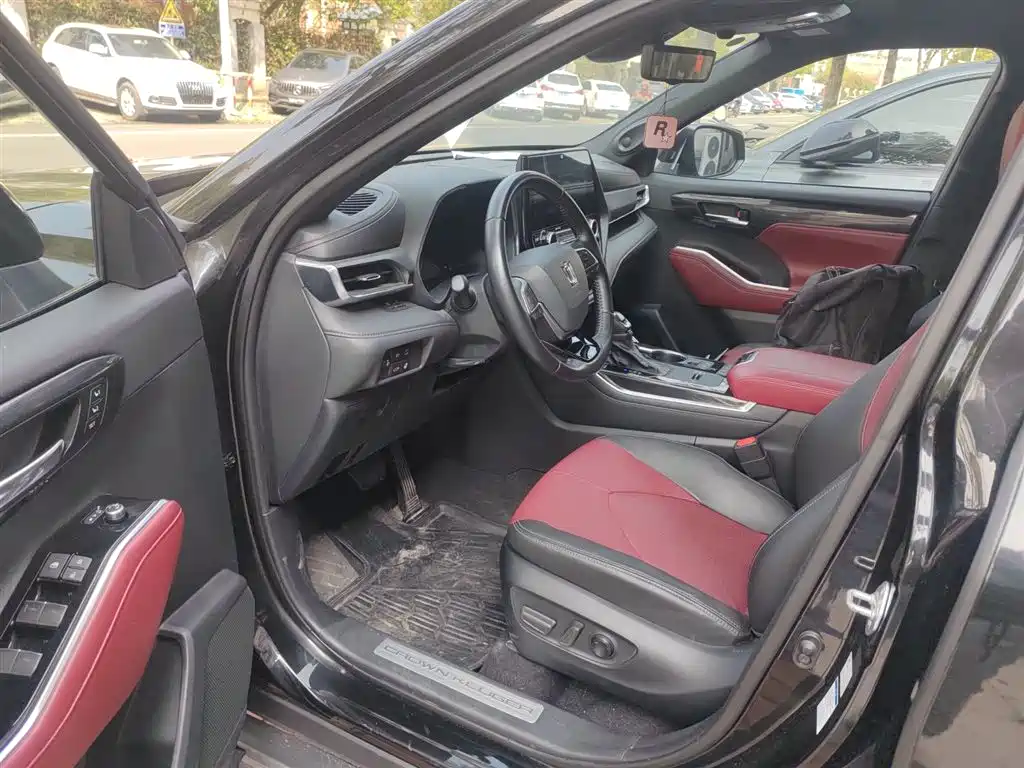 Toyota Crown Kluger 2021 2.5L HEV AWD Flagship Edition фото 12