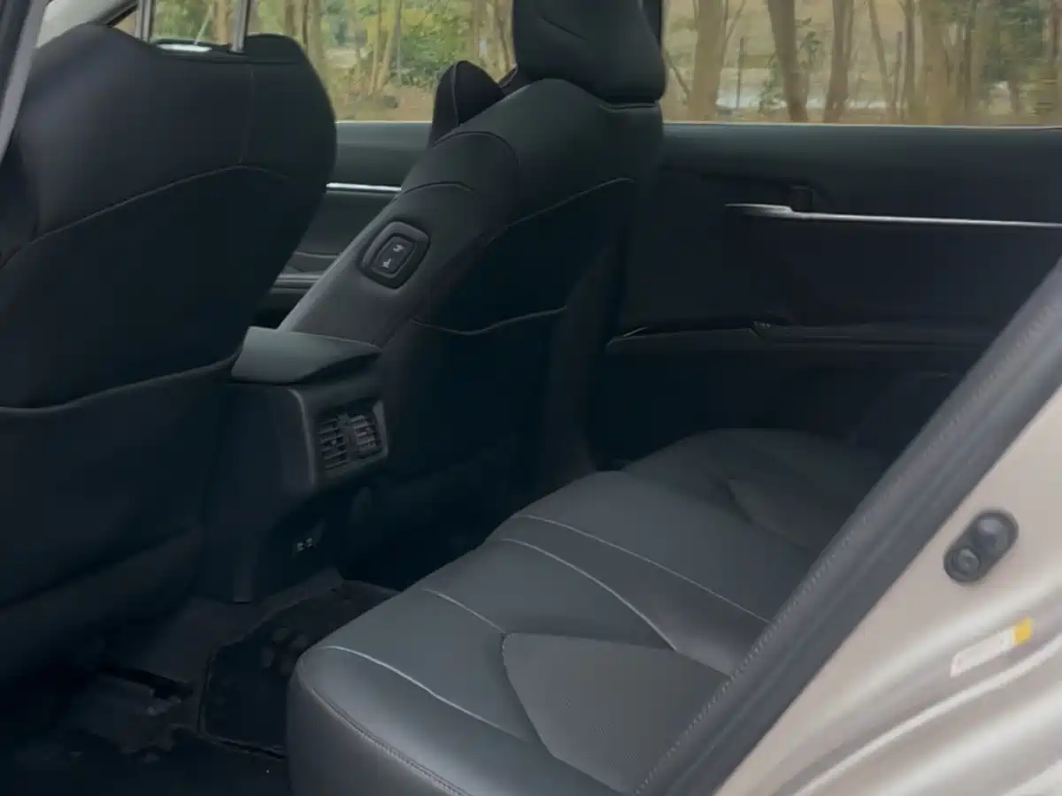 Toyota Camry 2018 2.5G Luxury Edition фото 6