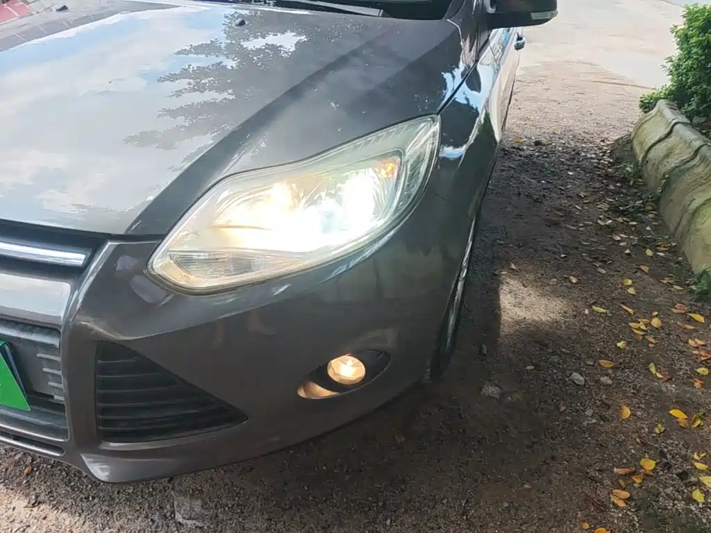Фото 24 - Ford Focus