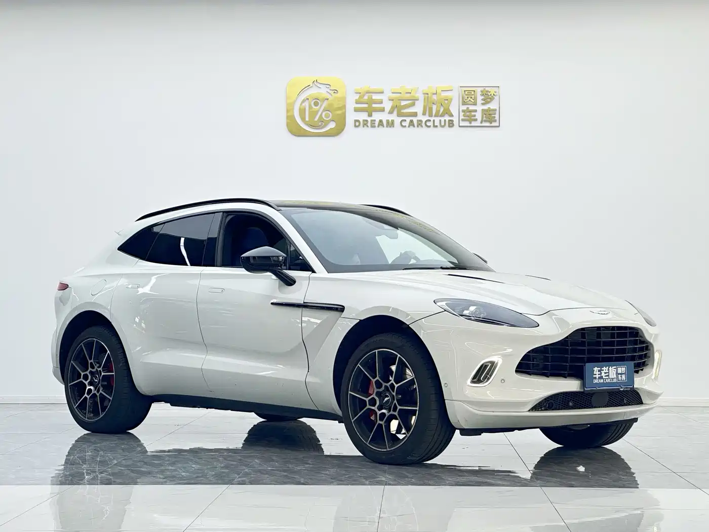 Aston Martin DBX 2022 2020 4.0T V8