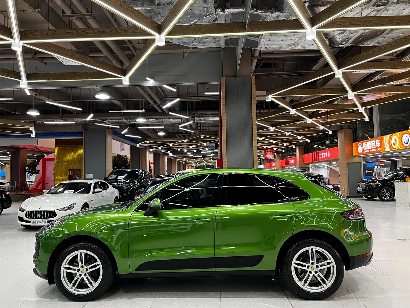 Porsche Macan 2018 Macan 2.0T фото 2