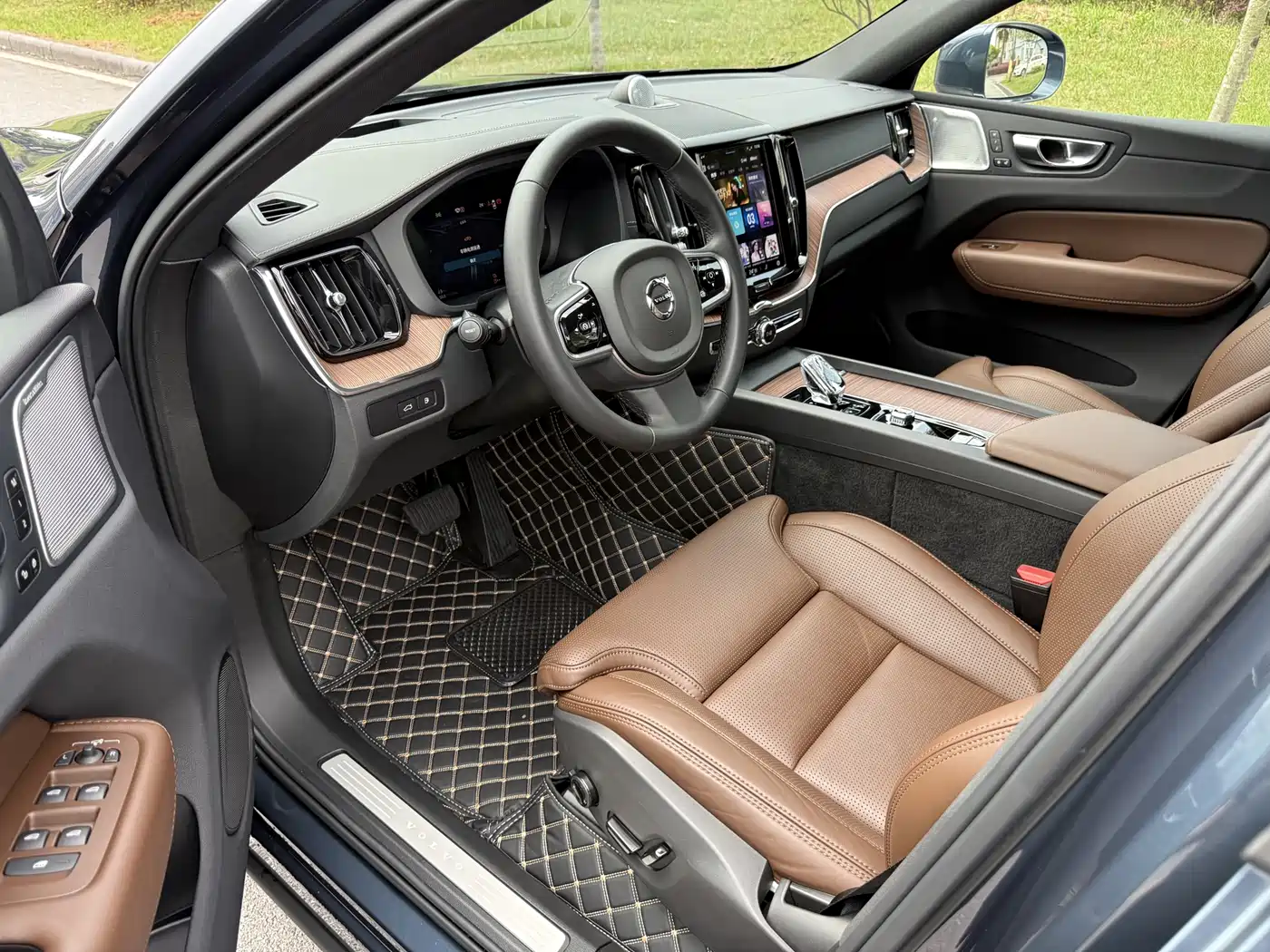 VOLVO XC60 PLUG IN HYBRID