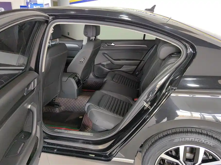 Volkswagen Magotan 2020 330TSI DSG Leading фото 11