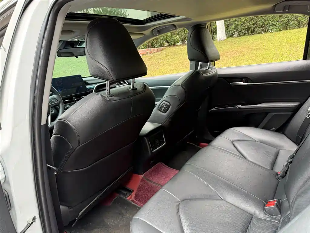 Toyota Camry 2023 2.0G Luxury Edition фото 9