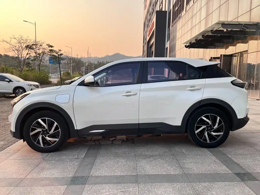 Фото 3 - Nezha Auto Neta U