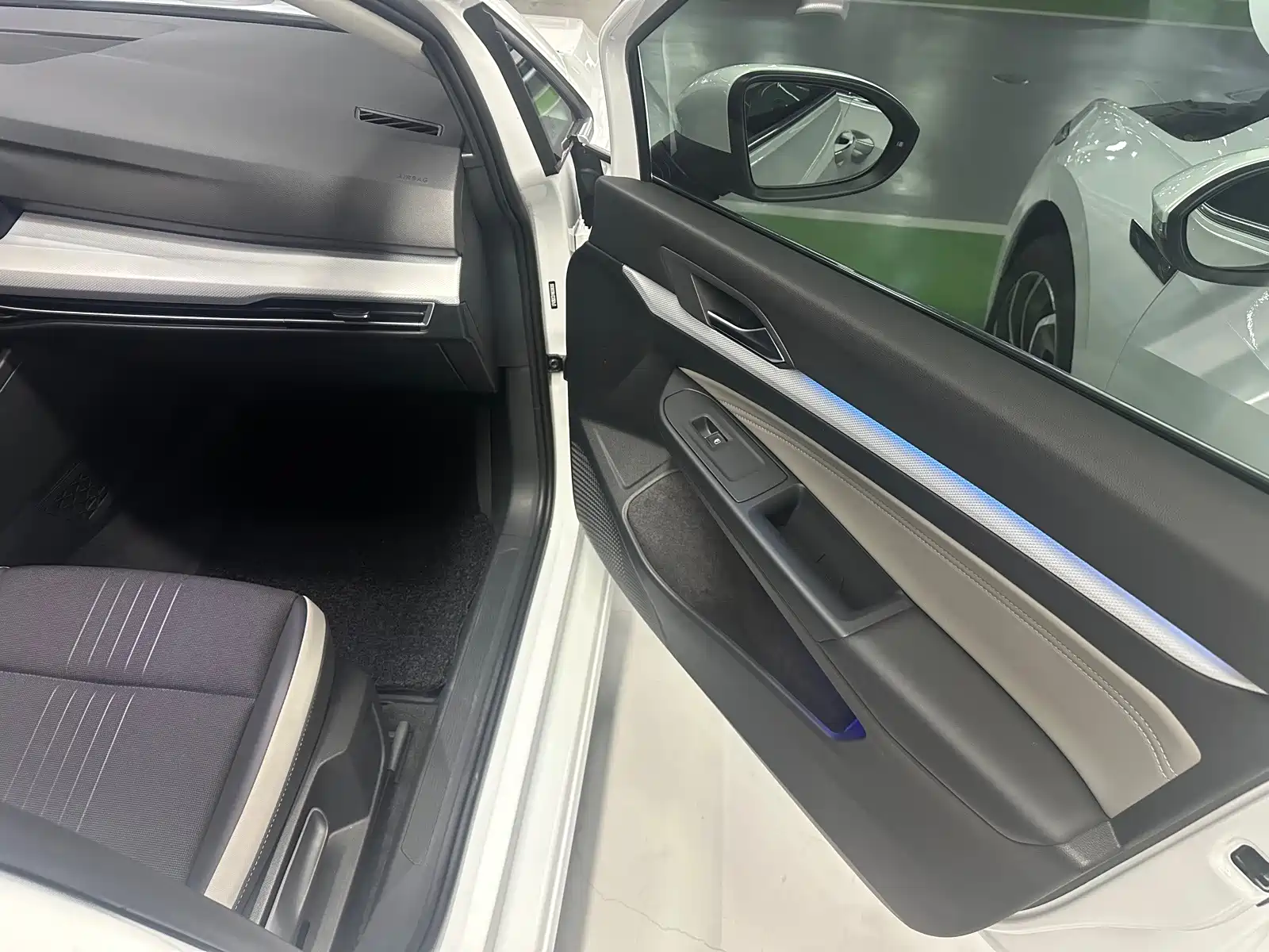 Фото 4 - Volkswagen Golf